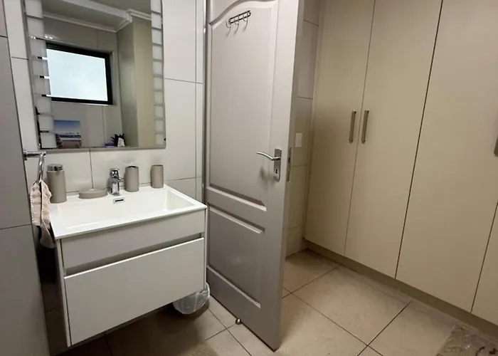 Marina Bay Apartment